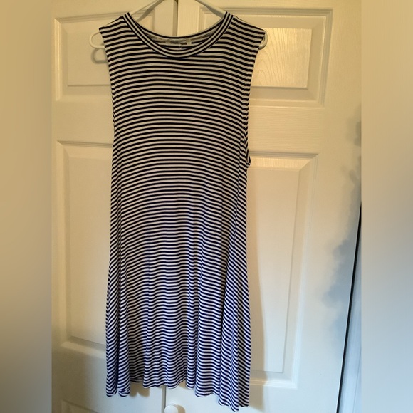 Beach cover up/dress - Picture 2 of 4